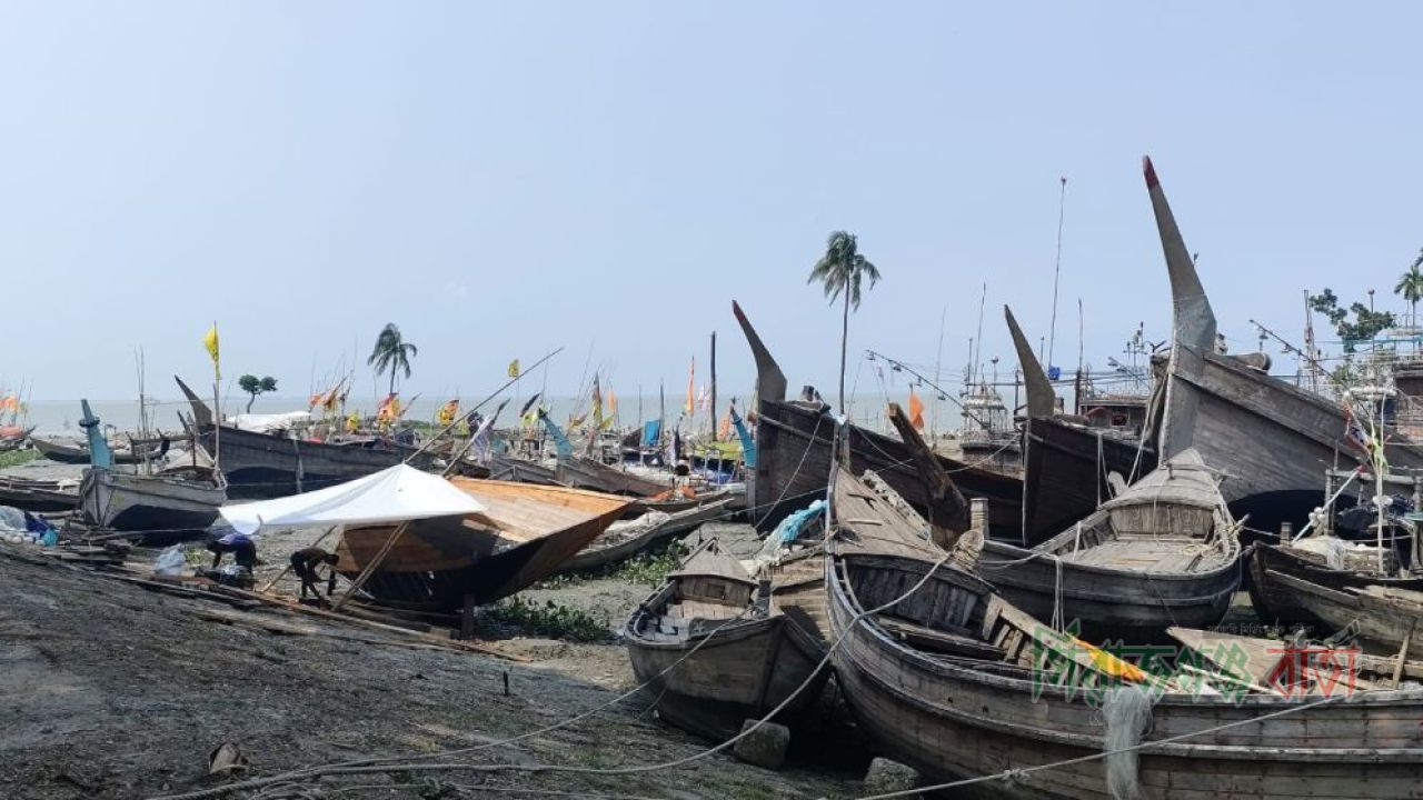মধ্যরাতে শেষ হচ্ছে বঙ্গোপসাগরে মাছ ধরার নিষেধাজ্ঞা