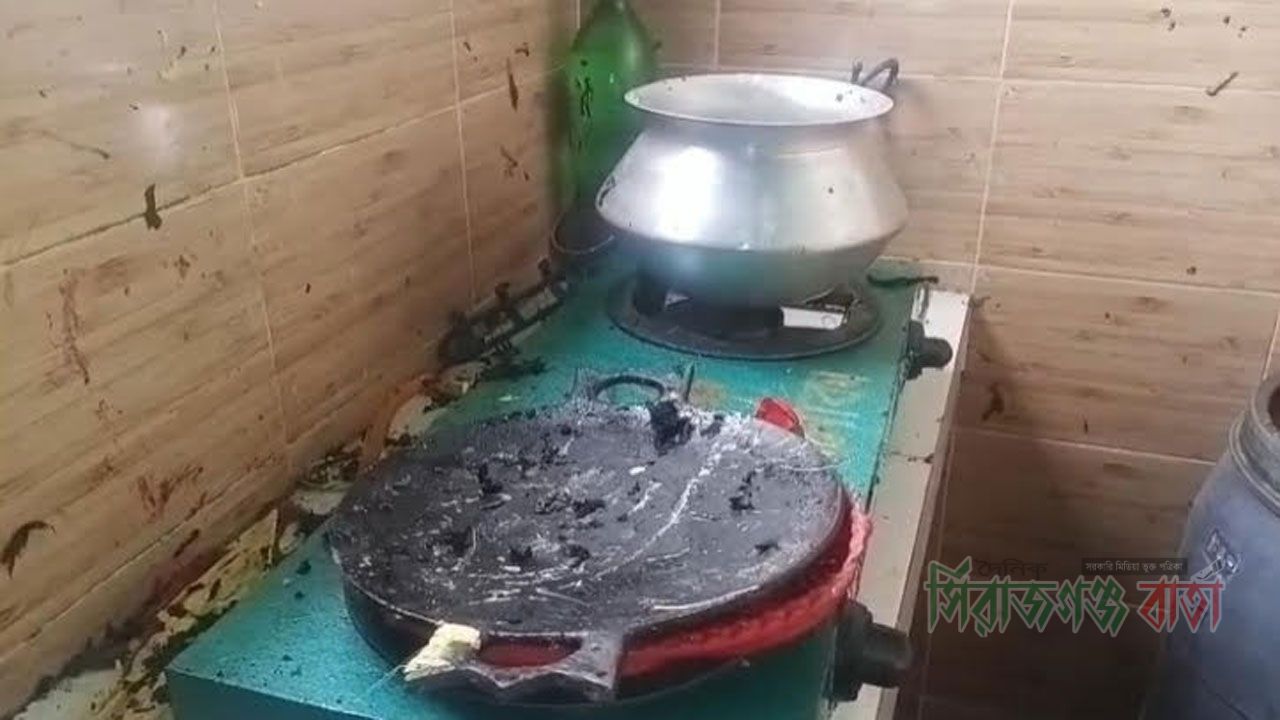 রান্না ঘরে গ্যাস লিকেজ থেকে বিস্ফোরণ, পাঁচজন দগ্ধ