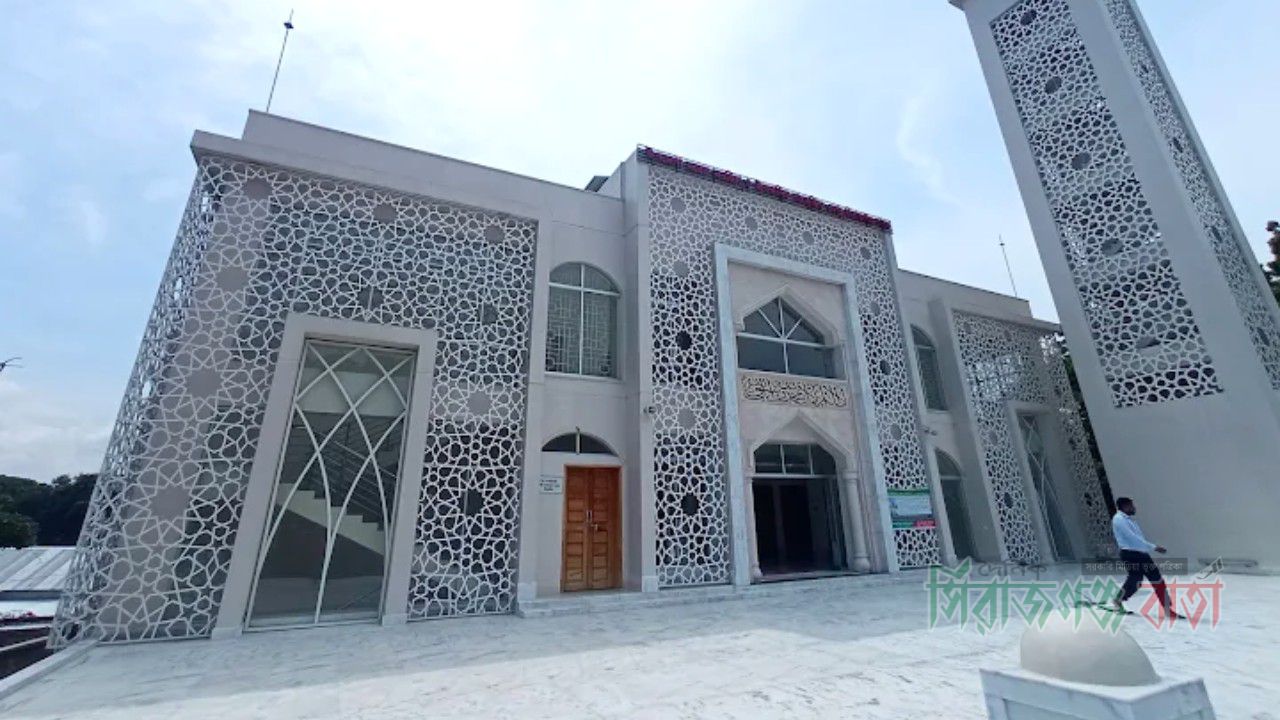 সিরাজগঞ্জে খরচ না হওয়া ৮৩ লাখ টাকা রাষ্ট্রীয় কোষাগারে ফেরত দিলো ইসলামিক ফাউন্ডেশন