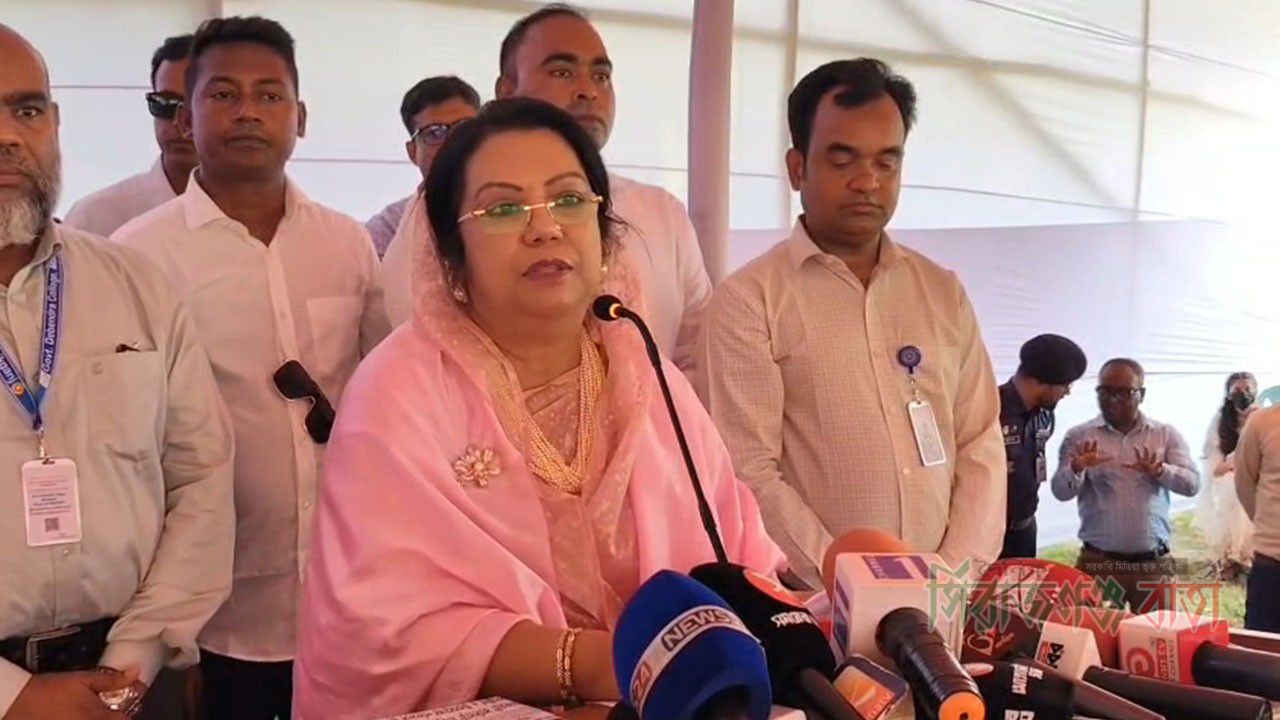 দেশপ্রেমিক মানুষ কখনও দুর্নীতিবাজ হতে পারে না: বিমানমন্ত্রী আফরোজা খানম